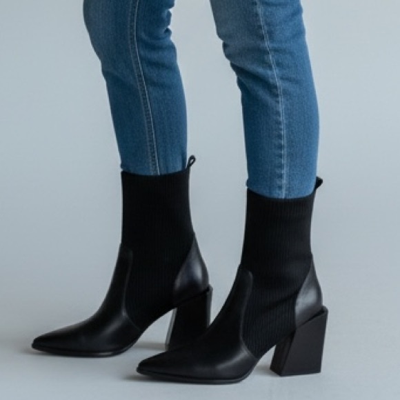 Steve Madden Tackle Black Leather Pointed-Toe Sock Boots - Picture 10 of 10